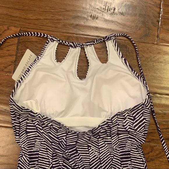 Island Escape Tankini Top 6 or 8 Bora Bora 
Mikonos Beach High-Neck Swim Navy - Picture 7 of 9